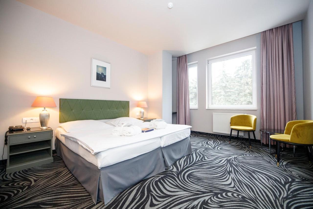 Parkhotel Carlsbad Inn Dalovice Екстериор снимка
