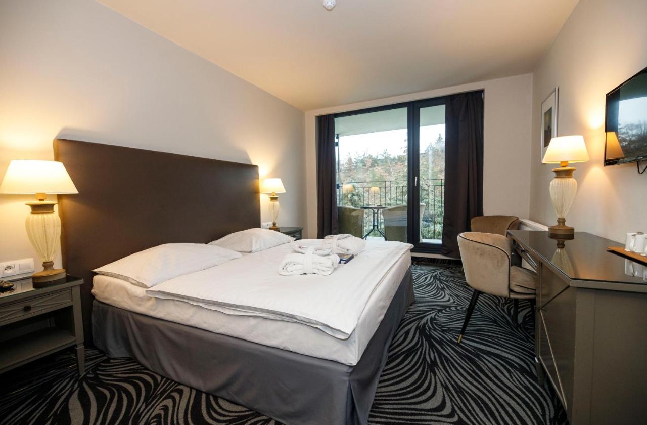 Parkhotel Carlsbad Inn Dalovice Екстериор снимка
