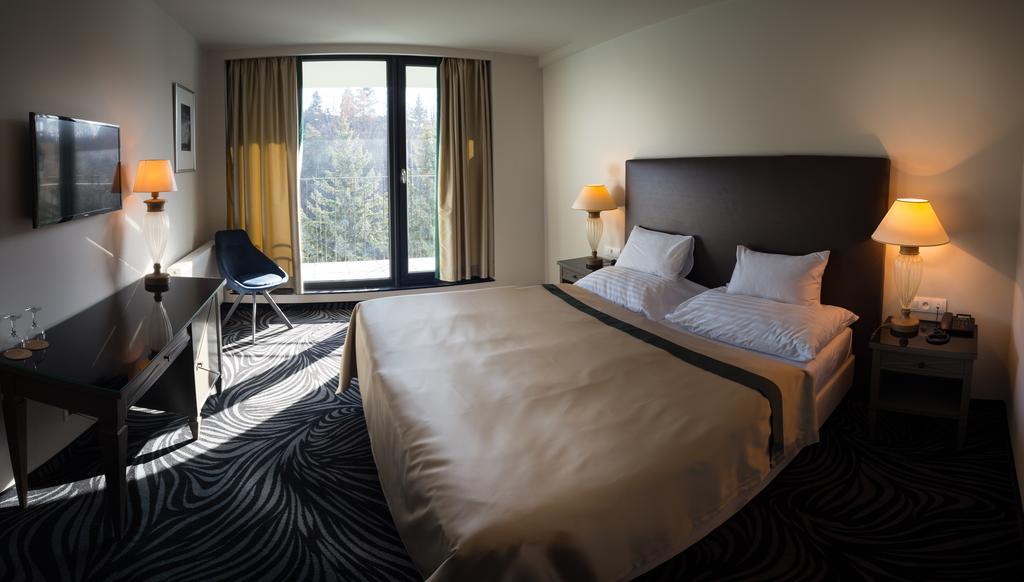 Parkhotel Carlsbad Inn Dalovice Екстериор снимка