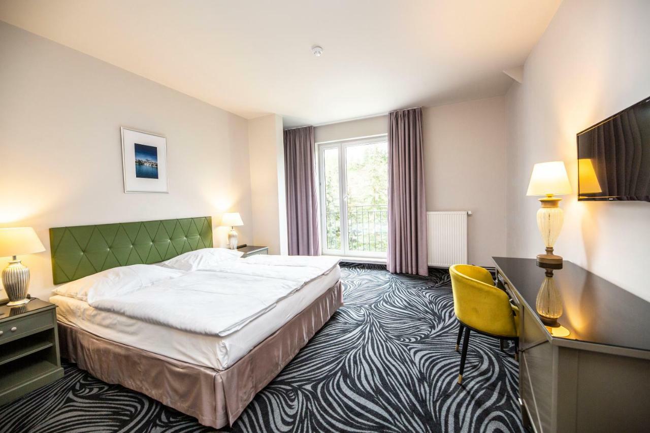 Parkhotel Carlsbad Inn Dalovice Екстериор снимка